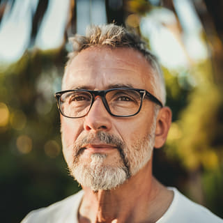Erfaren teammedlem Mike Leto ved en plattform for kryptovalutahandel